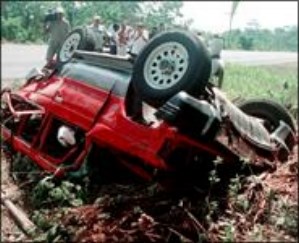 3Lcarcrash.jpg (1)